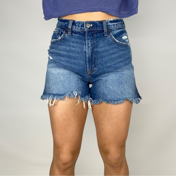 ABERCROMBIE & FITCH The 4” Mom Short High Rise Curve Love Raw Hem Distressed - Picture 4 of 6